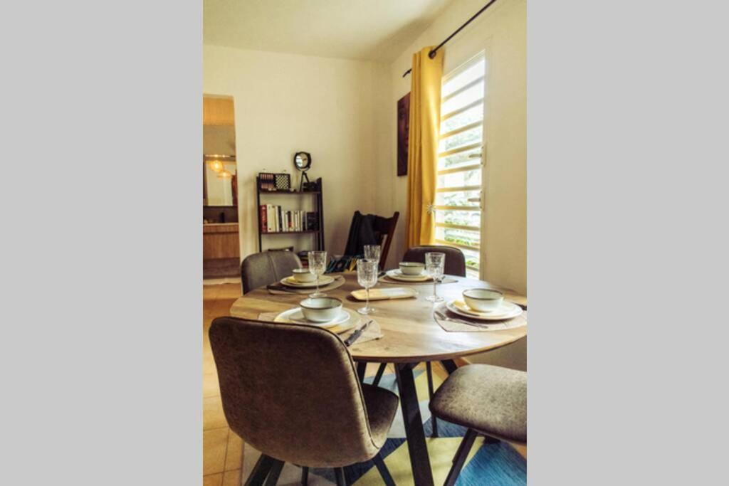 L'Ile Au Paon - Appartement T2 Avec Piscine Et Parking Les Abymes Exterior foto